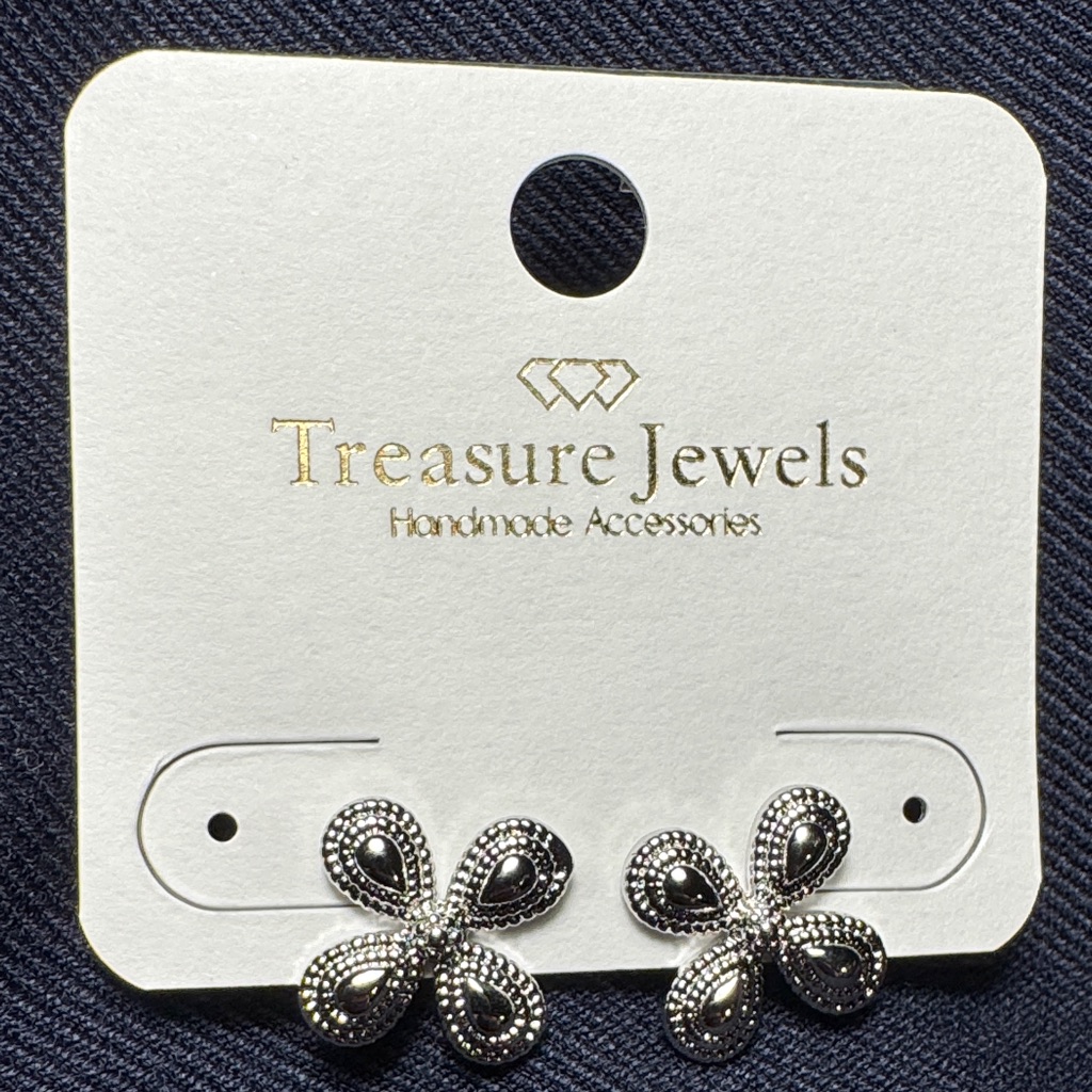 Gorgeous High Quality Earrings By Treasure Jewels. Silver.